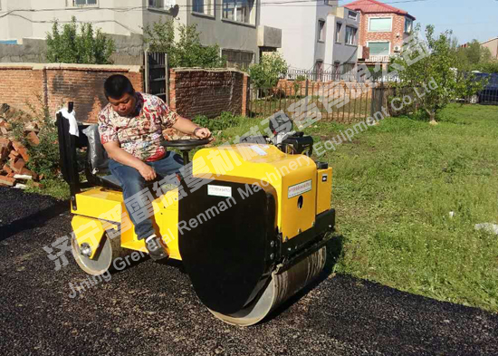 座駕式壓路機-A80型 座駕式壓路機-A80型